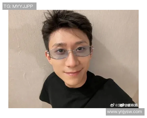 张一山式球星风采足球场上的俊朗新星谁能继承他的多面魅力 张一山式球星风采足球场上的俊朗新星谁能继承他的多面魅力