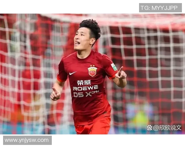 热爱祖国奋力拼搏中国足球球星的成长与奋斗历程