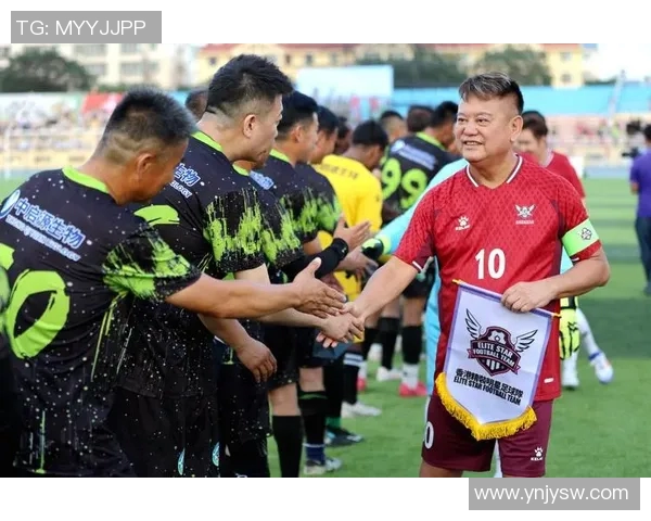 香港足球明星崛起与挑战 球员成长历程与未来发展探析